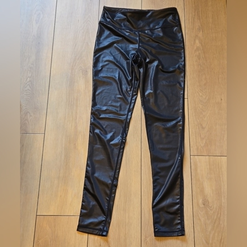NWOT ARITZIA TNA Shiny Leggings Size S
